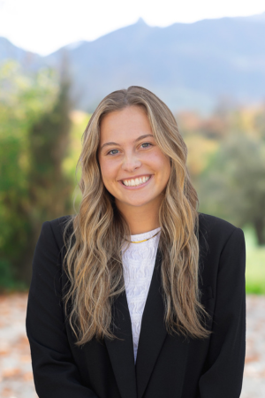 Millie Bowen headshot