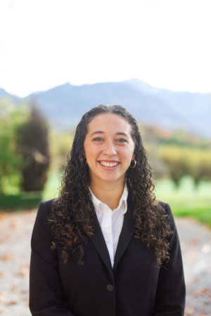 Rachel Anderson Headshot